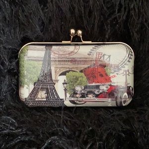 Hard shell shoulder clutch